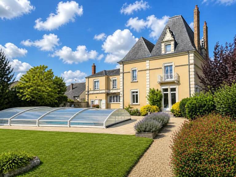 Maison  de charme de 14 pièces de 352 m² à Château-Gontier — photo 1
