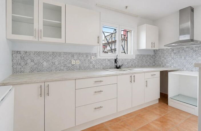 Maison de 4 pièces de 77 m² à Carbon-Blanc — photo 2