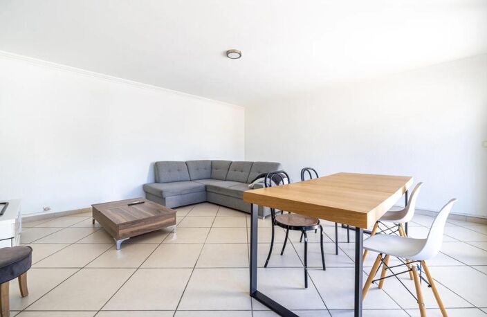 Appartement T3 de 73 m² à Évry-Courcouronnes — photo 2
