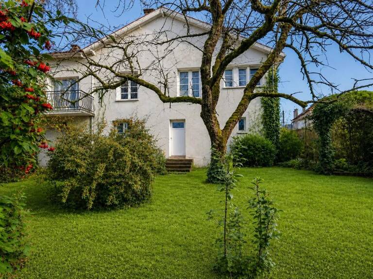 Maison de 195m² en vente à Poitiers Dunes/Dolmen — photo 1