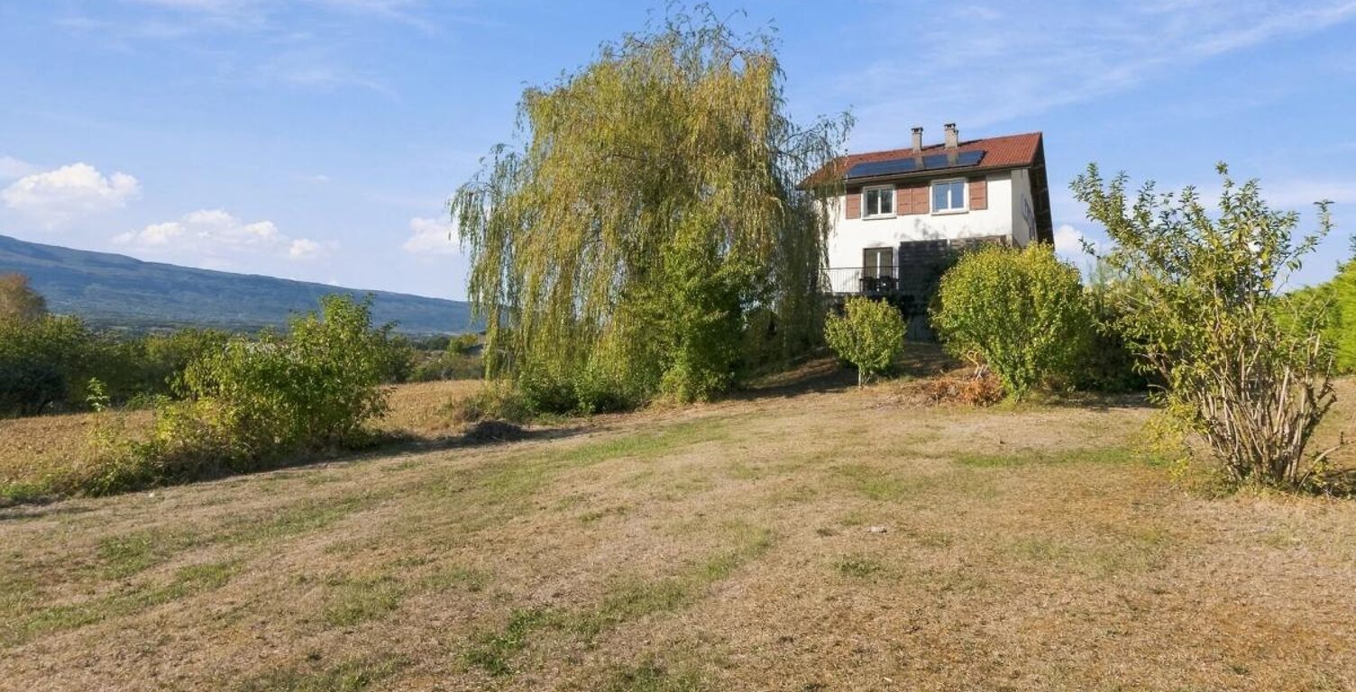 Maison de 8 pièces de 182 m² à Challonges DPE C — photo 1