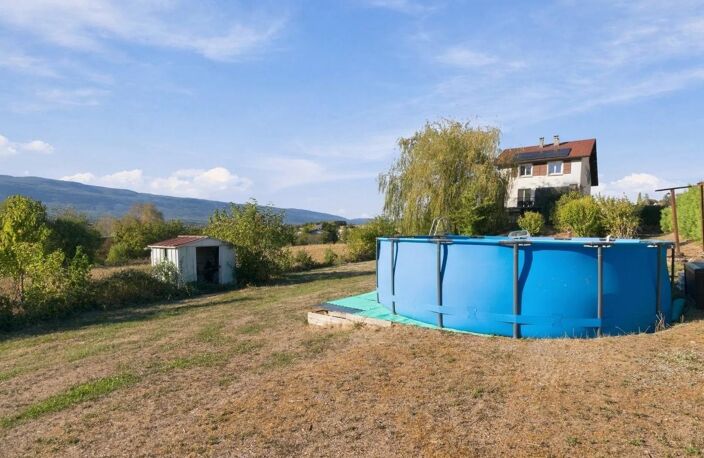 Maison de 8 pièces de 182 m² à Challonges DPE C — photo 3
