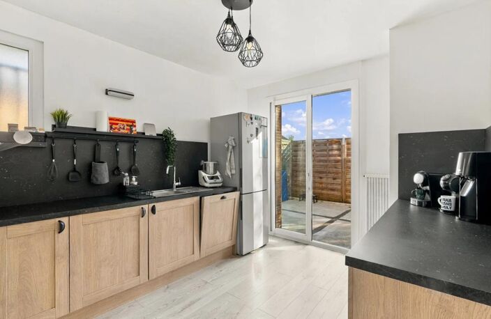 Maison de 8 pièces de 182 m² à Challonges DPE C — photo 5