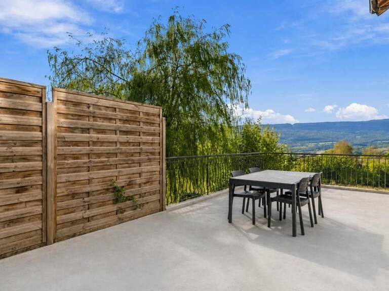Maison de 182 m² à Challonges - DPE C - vue dégagée — photo 1