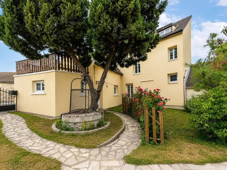 Maison de ville 4 pièces de 127 m² à Villeneuve-sous-Dammartin — photo 1