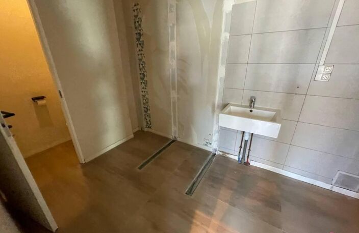 FABIEN TEKA IMMO LOUE LOCAL 53M² CENTRE VILLE DE ST DENIS, ILE DE LA REUNION — photo 2