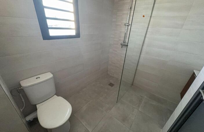 T2 50M2 NEUF - 892 - FRONT DE MER SAINT PIERRE — photo 5