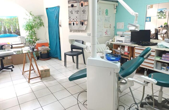 Local professionnel ou commercial 72 m² — photo 3