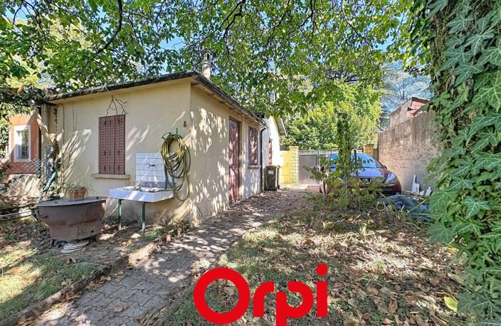 EXCLUSIVITÉ ORPI - Maison de charme de 1925 avec fort potentiel – 81 m² – Terrain 367 m² – Environnement calme et prisé — photo 4