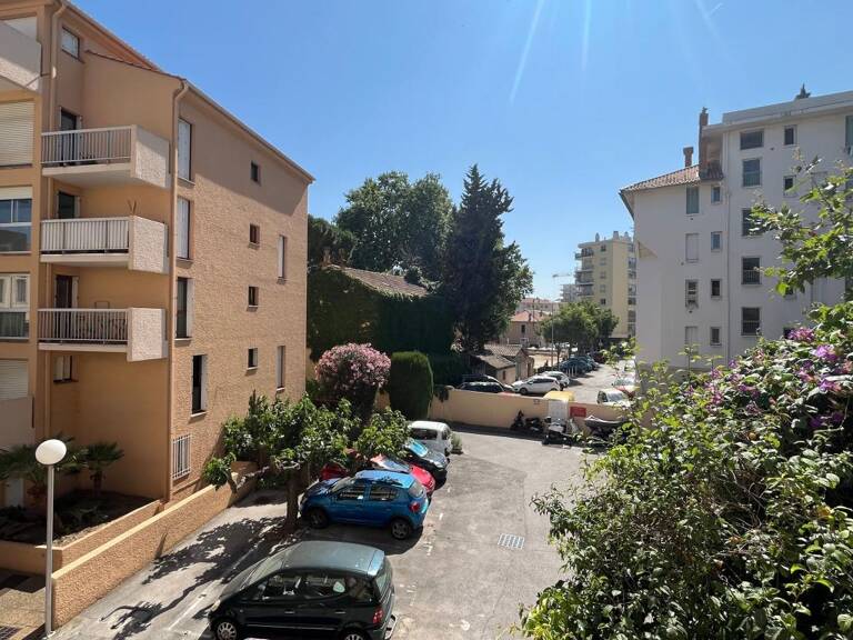 APPARTEMENT À LOUER  T3 VIDE AVEC BOX, BALCON TOULON PONT DU LAS - MUTATION 2 ANS — photo 1