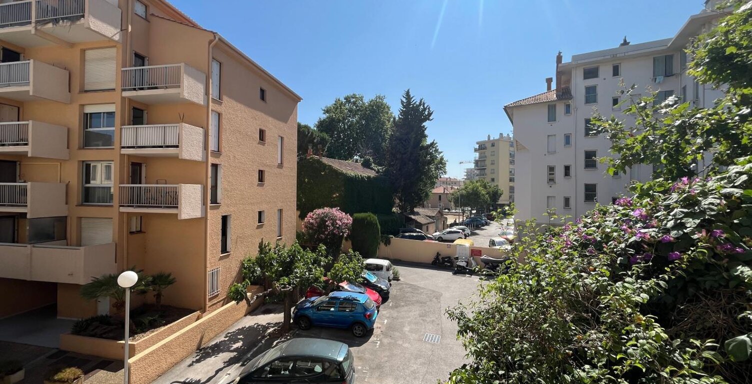 APPARTEMENT À LOUER  T3 VIDE AVEC BOX, BALCON TOULON PONT DU LAS - MUTATION 2 ANS — photo 1