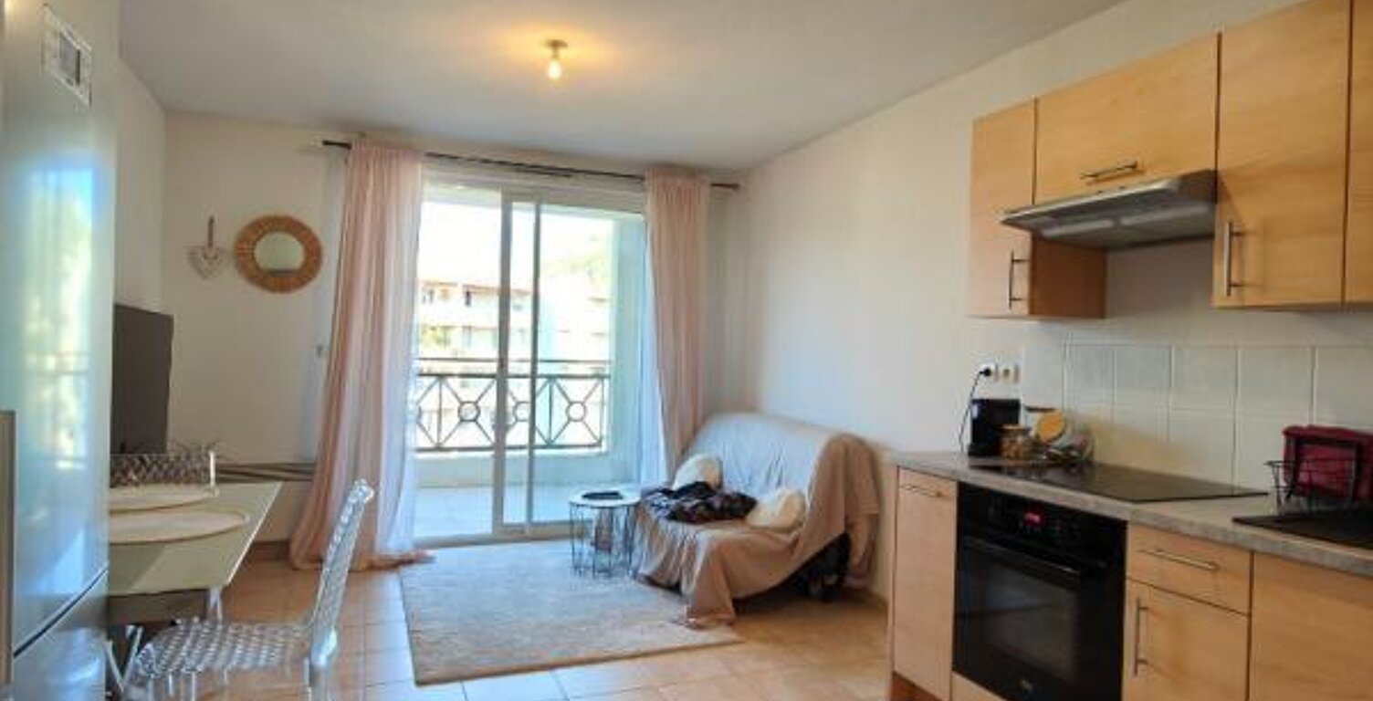 LOCATION d'un appartement meublé F2 (39 m²) à TOULON — photo 1