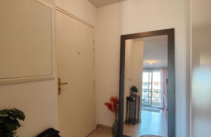 LOCATION d'un appartement meublé F2 (39 m²) à TOULON — photo 2