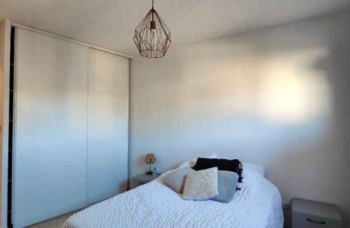 LOCATION d'un appartement meublé F2 (39 m²) à TOULON — photo 4