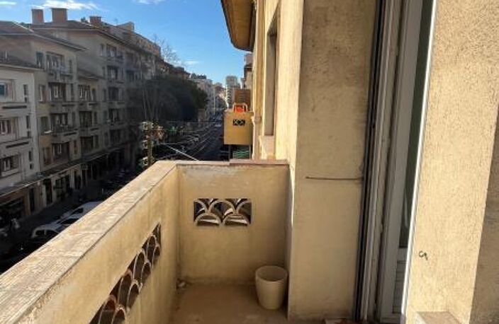 APPARTEMENT À LOUER T2 VIDE TOULON PONT DU LAS — photo 2