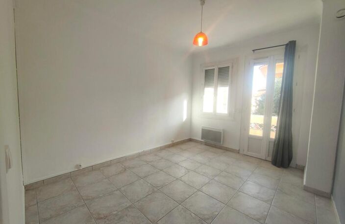 APPARTEMENT À LOUER T2 VIDE TOULON PONT DU LAS — photo 3