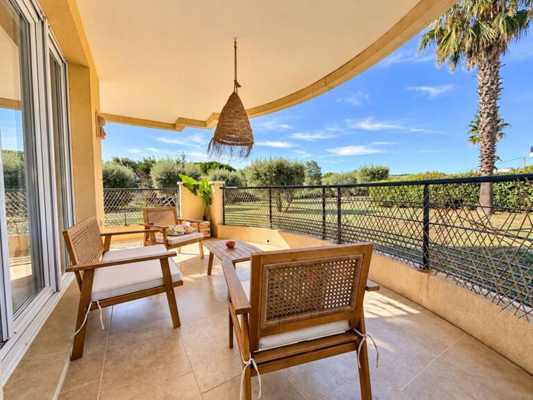 la Seyne sur mer-T3 de 63m2-Terrasse-piscine-cadre verdoyant — photo 1