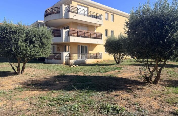 la Seyne sur mer-T3 de 63m2-Terrasse-piscine-cadre verdoyant — photo 3