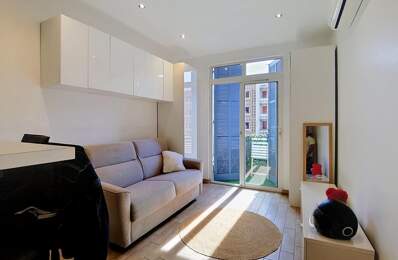Toulon Le port (83000) Studio 25m² refait a neuf avec balcon — photo du bien