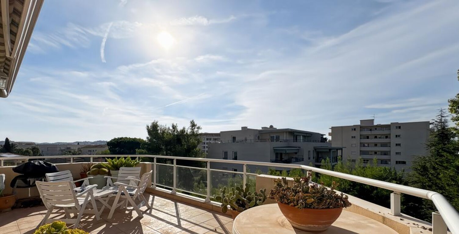 Appartement À Vendre T4 72M² TERRASSE DOUBLE GARAGE — photo 1