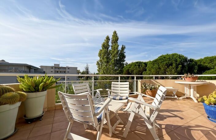 Appartement À Vendre T4 72M² TERRASSE DOUBLE GARAGE — photo 2