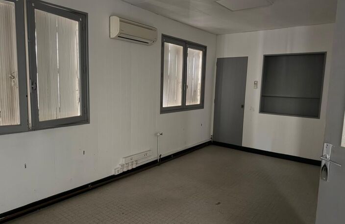 Bien Commercial À Louer - Bureaux + entrepôt — photo 4