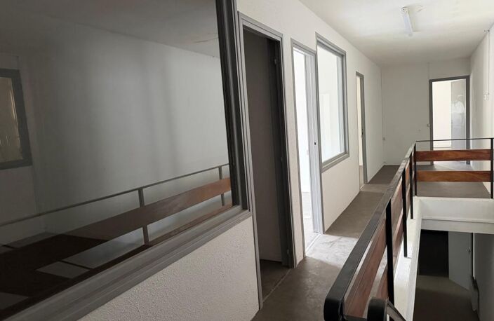 Bien Commercial À Louer - Bureaux + entrepôt — photo 5