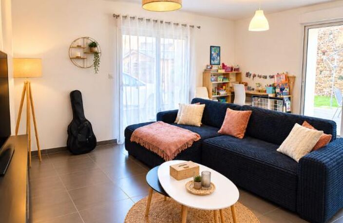 MAISON 78 m²  - PROCHE DES COMMERCES  - TORIGNY-LES-VILLES — photo 2