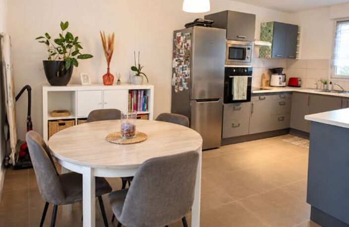 MAISON 78 m²  - PROCHE DES COMMERCES  - TORIGNY-LES-VILLES — photo 3