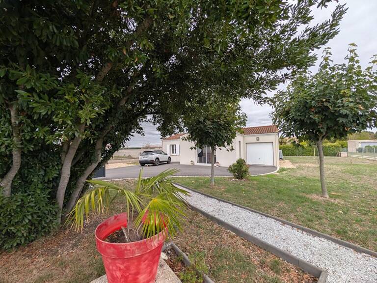 Maison  3 pièce(s) 83.59 m2 Sigogne  Cris référence 464687 SOUS OFFRE — photo 1