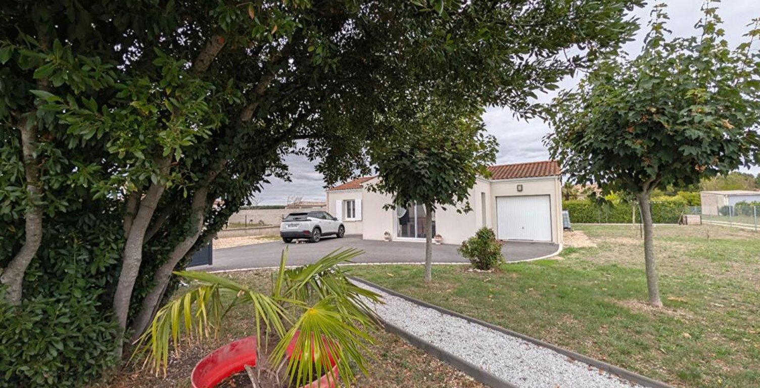 Maison  3 pièce(s) 83.59 m2 Sigogne  Cris référence 464687 SOUS OFFRE — photo 1