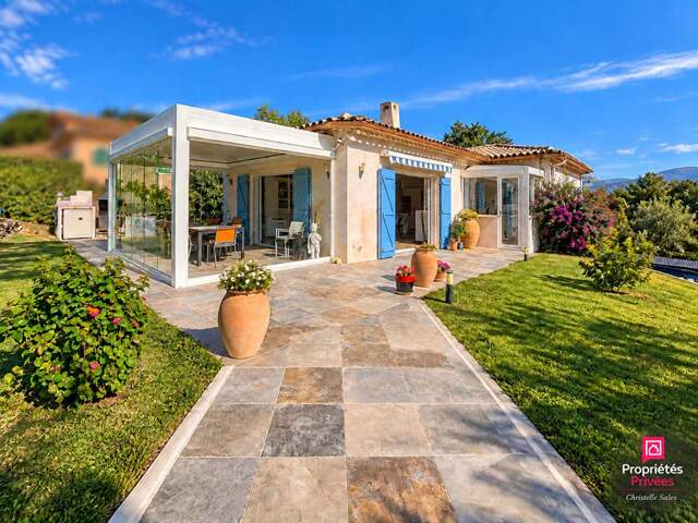 Maison  4 pièce(s) plain-pied 130 m2 avec pergola bioclimatique fermé proche autoroute — photo du bien