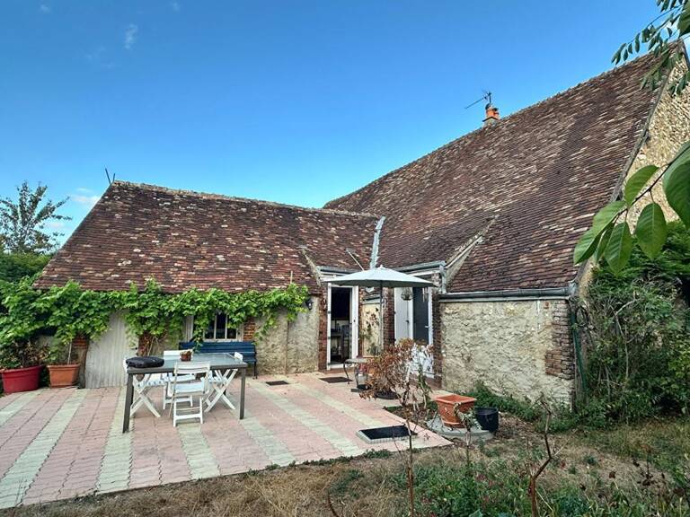 Maison Arcisses 8 pièce(s) 209 m2 — photo 1