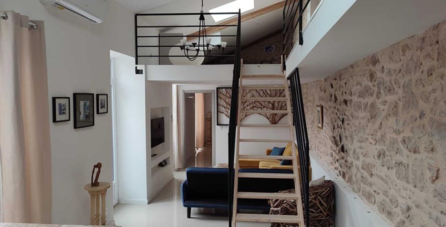 Appartement entièrement rénové avec mezzanine, balcon et stationnement gratuit à Nîmes Pompidou / Jardins de la Fontaine — photo 1