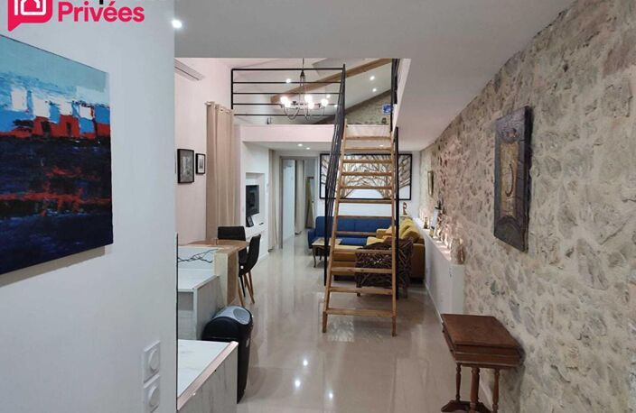 Appartement entièrement rénové avec mezzanine, balcon et stationnement gratuit à Nîmes Pompidou / Jardins de la Fontaine — photo 2