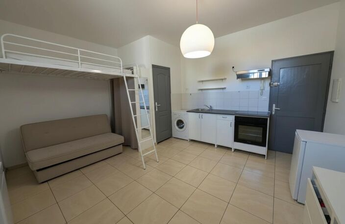 A louer - Studio 20 m²  -  Salon-de-Provence — photo 4