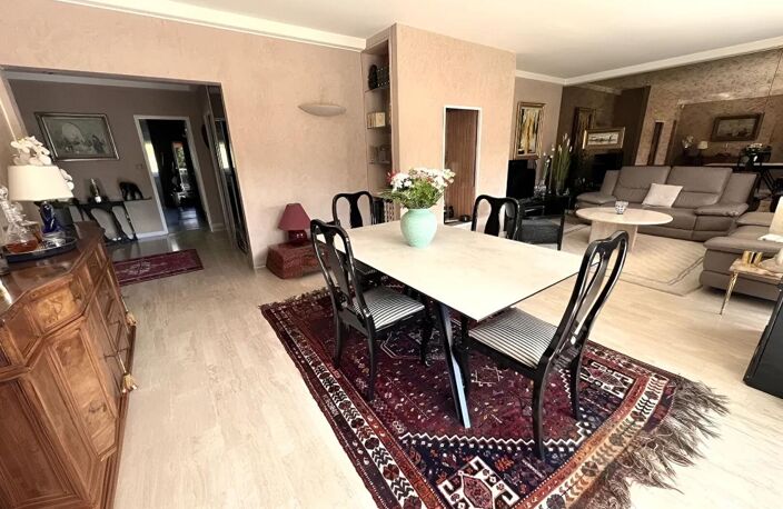 CHARBONNIERES  LES BAINS . Appartement  109m2 - 4 pièces- Avec terrasse ,cave et garage — photo 3
