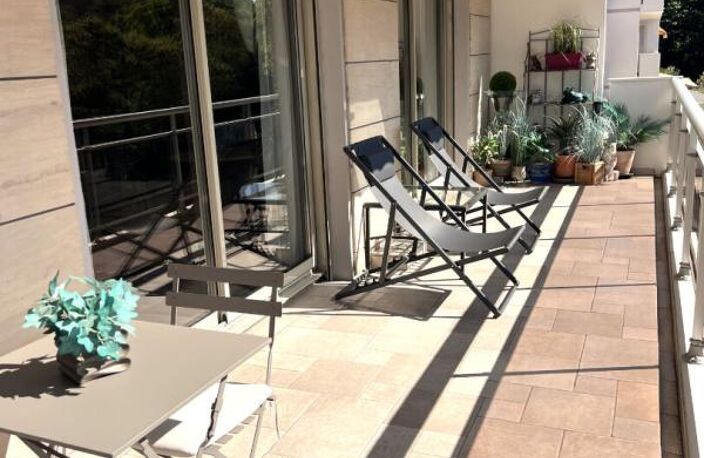 CHARBONNIERES  LES BAINS . Appartement  109m2 - 4 pièces- Avec terrasse ,cave et garage — photo 4