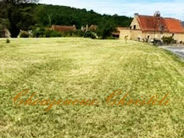 24200  Marcillac St Quentin : Terrain d'environ 1200 m2 — photo du bien
