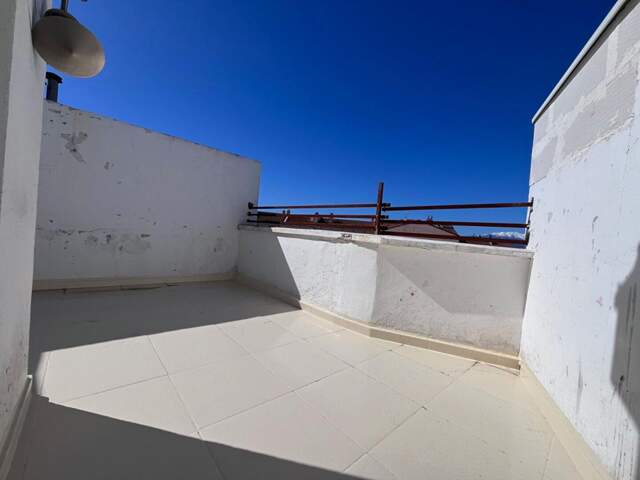 Charmant appartement de type loft au dernier étage d'une résidence de standing avec petite terrasse — photo du bien