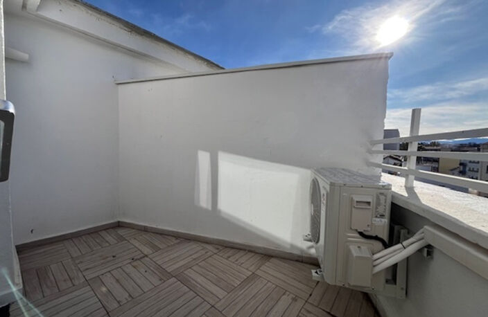 Magnifique T2 de style Loft de 39 m² carrez avec petite terrasse et comble au dernier étage avec ascenseur — photo 5