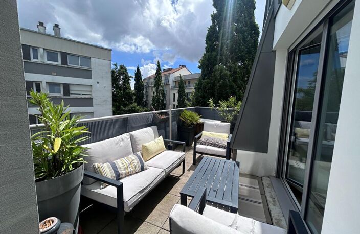 Rond point de Rennes - T3 de standing avec terrasse, garage fermé et cave  Résidence récente — photo 2