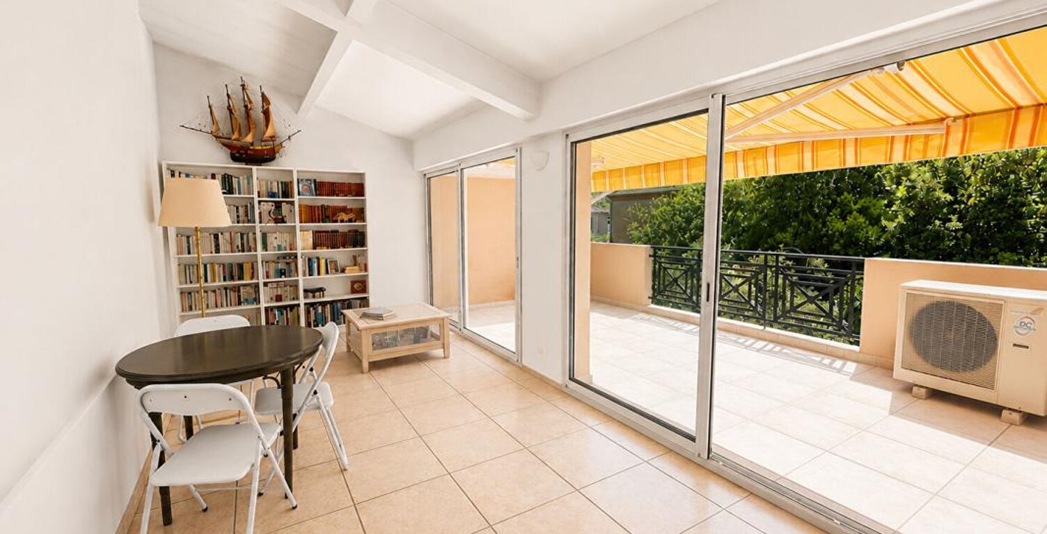 Appartement 4 pièces en dernier étage avec terrasse — photo 1