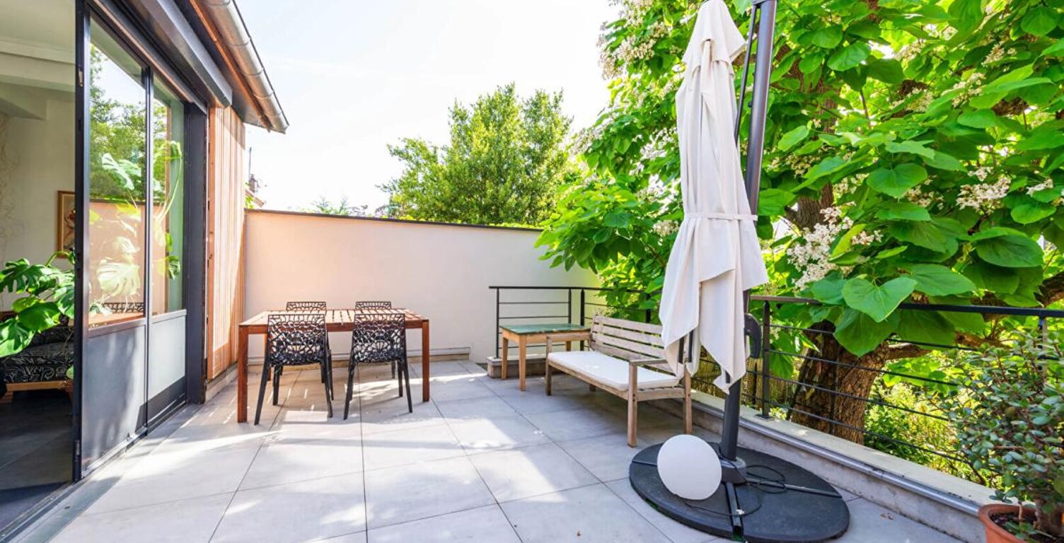 Demeure de  6 pièce(s) de 217m2 au sol - Nanterre Ville — photo 1