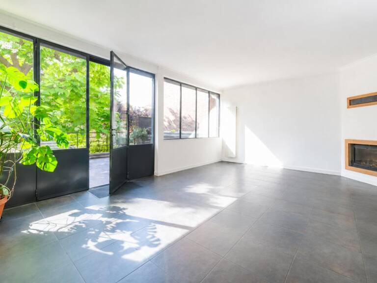Demeure de  6 pièce(s) de 217m2 au sol - Nanterre Ville — photo 1