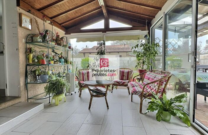 Dept 33 - La Teste De Buch- Maison 5 pièce(s) 79 m2 avec terrasse, son jardin de 745m² et un garage indépendant, une véranda de 10m2 et une buanderie de 15m2 soit une surface utile de 104m2 — photo 3