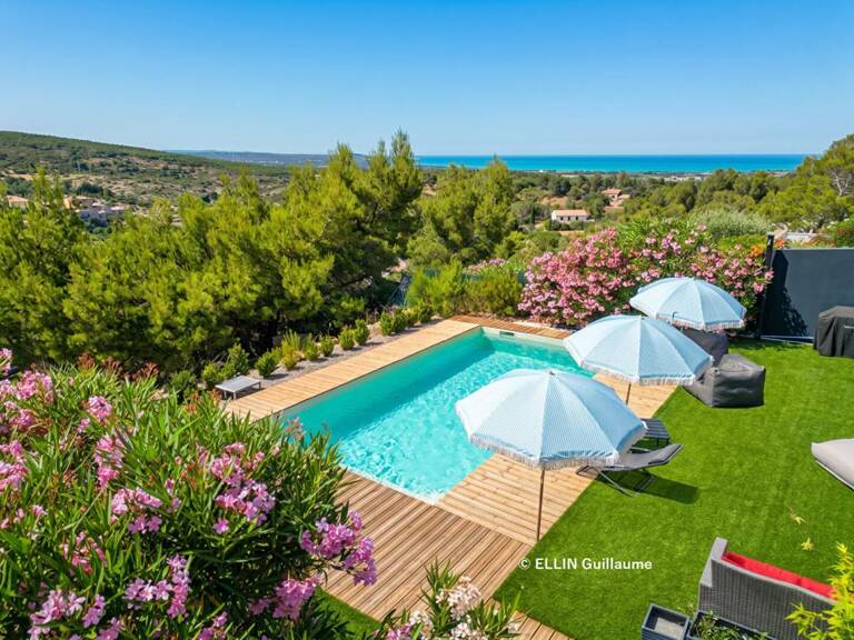 Grande maison vue mer et montagne — photo 1