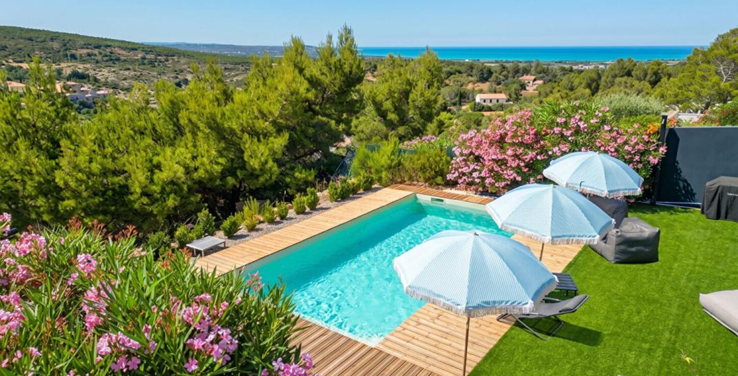 Grande maison vue mer et montagne — photo 1