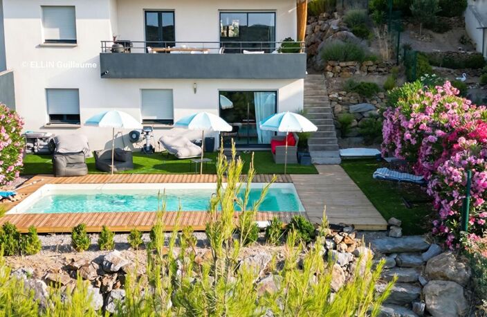 Grande maison vue mer et montagne — photo 2