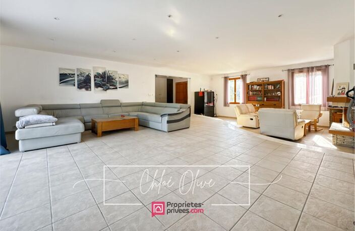 MAISON FAMILIALE 310 m² , PISCINE- VUE DÉGAGÉE , CRÉCY-LA-CHAPELLE — photo 3